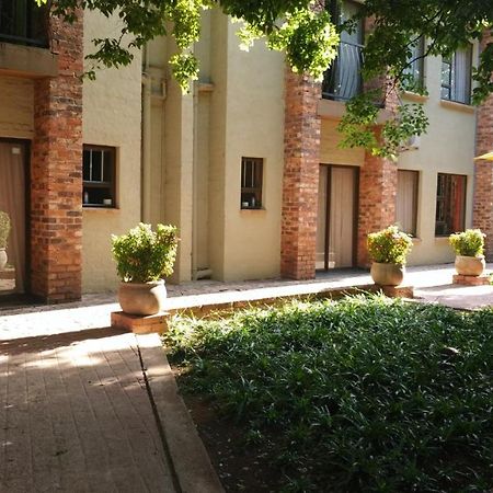 24 Onvrey Guest House Boksburg Buitenkant foto