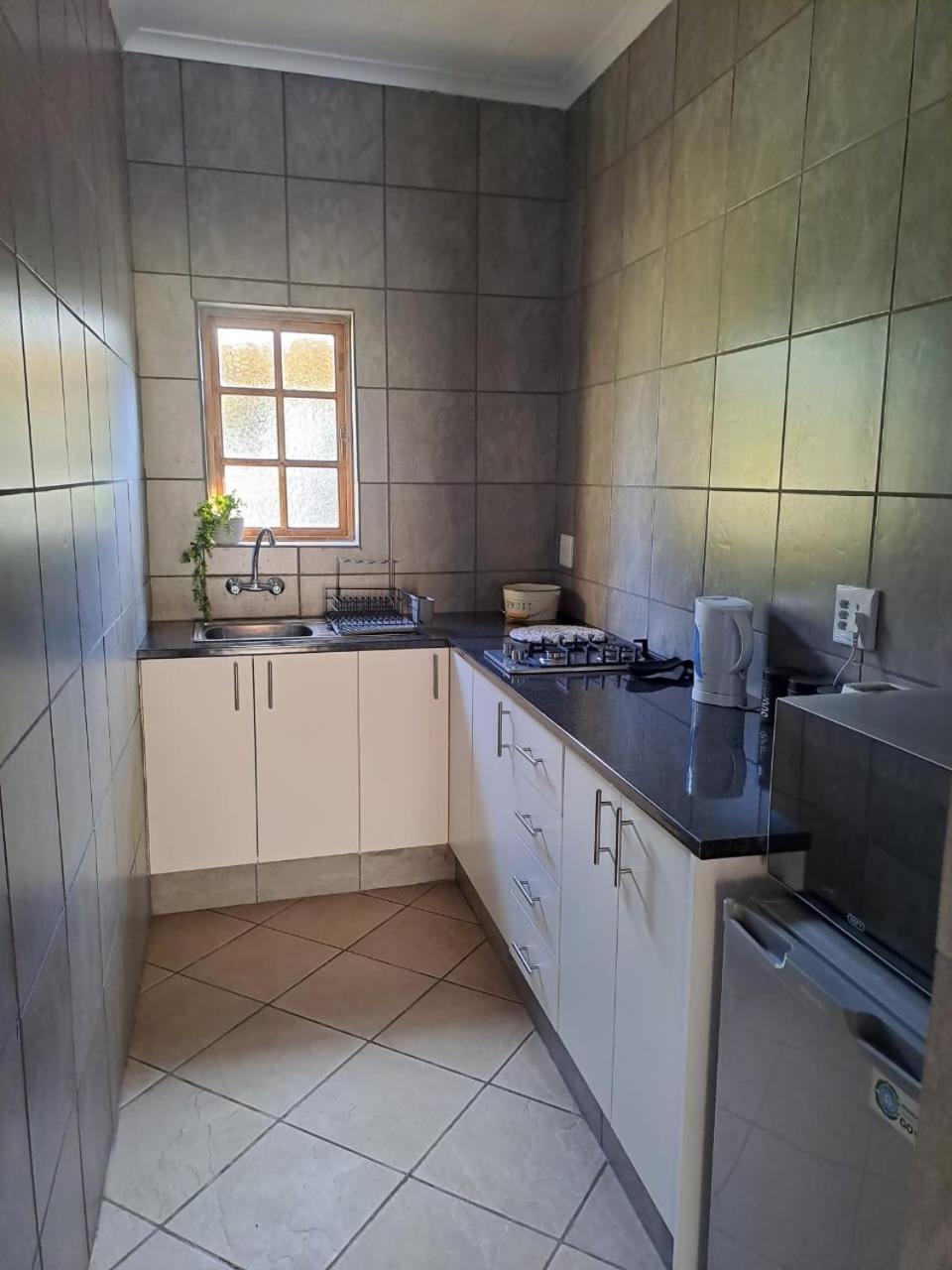 24 Onvrey Guest House Boksburg Buitenkant foto