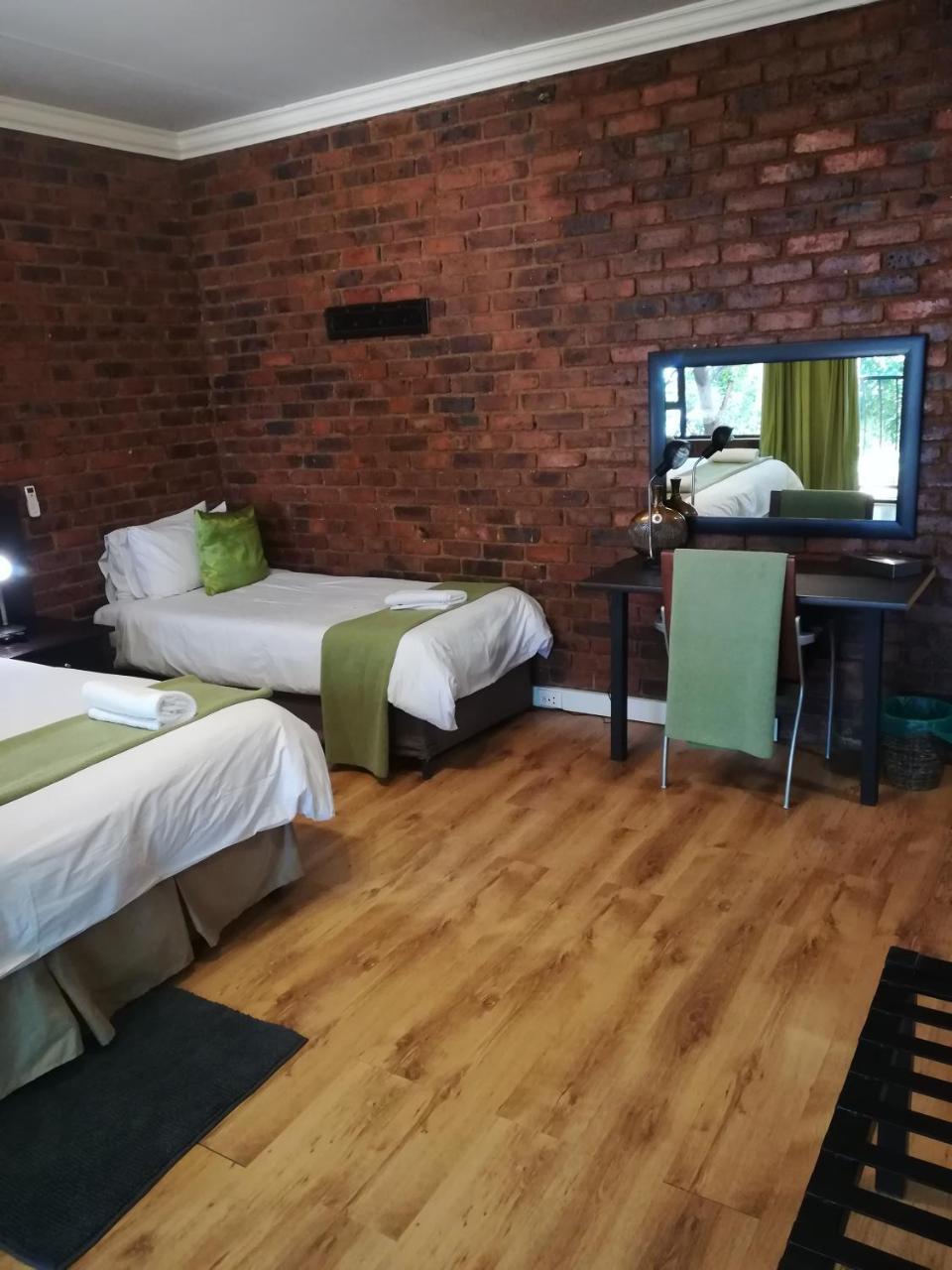 24 Onvrey Guest House Boksburg Buitenkant foto