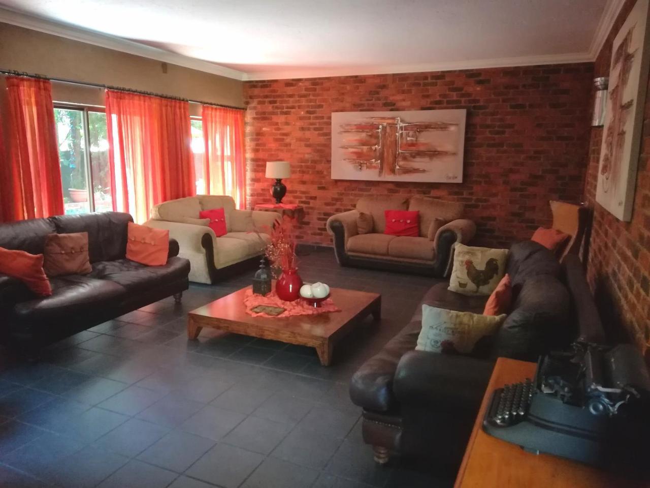 24 Onvrey Guest House Boksburg Buitenkant foto
