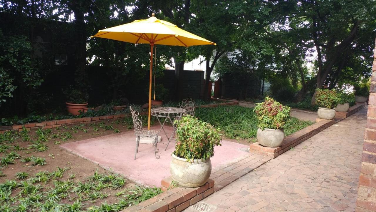 24 Onvrey Guest House Boksburg Buitenkant foto